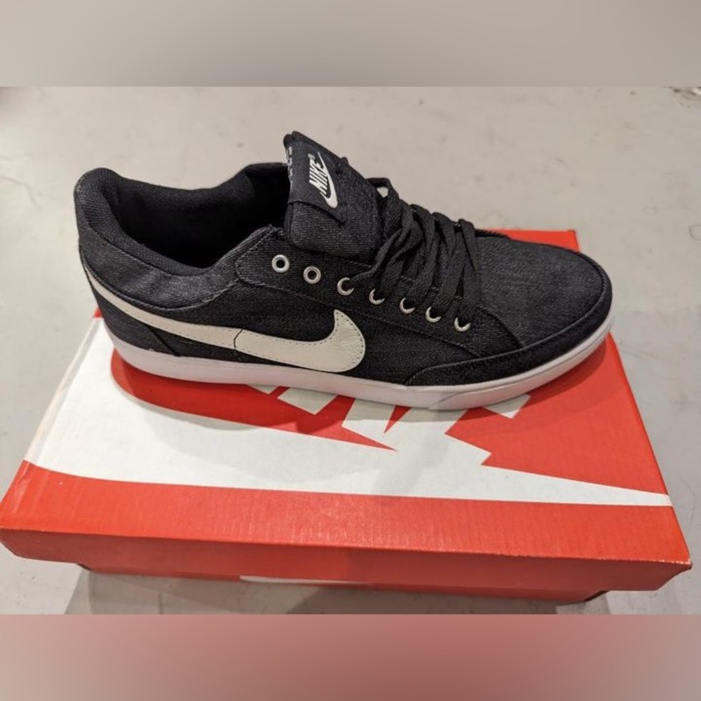 Nike skater low black